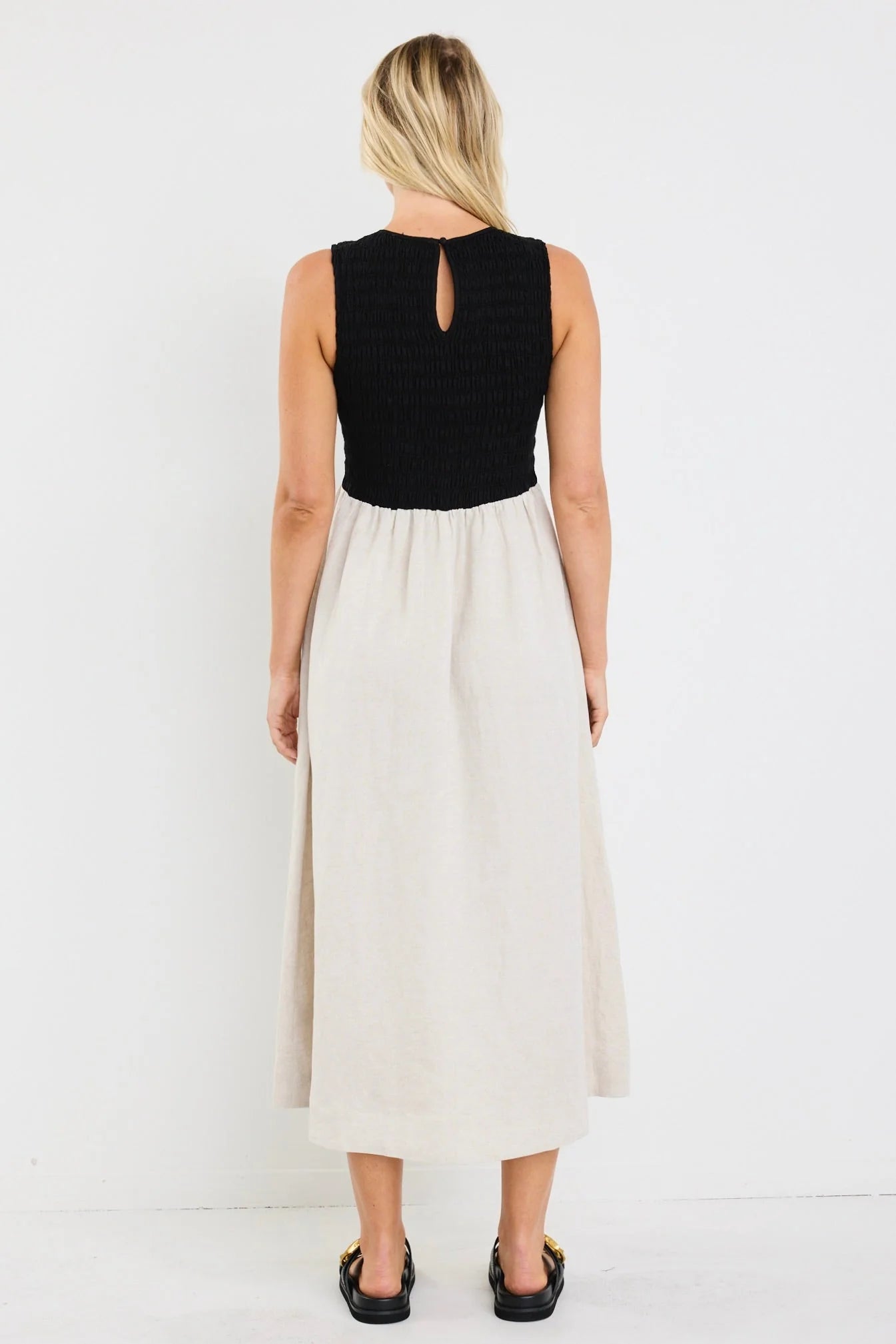 Bryar Black Natural Linen Blend SS Shirred Bodice Midi Dress